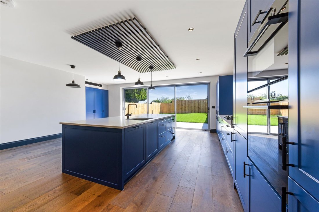 House in Banstead, Reigate and Banstead, England 2 - 16780245