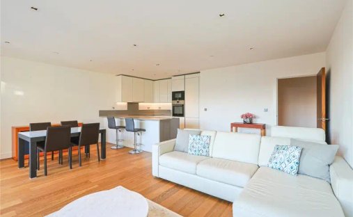 Apartment in Ealing (London Borough of Ealing), Ealing, England 1