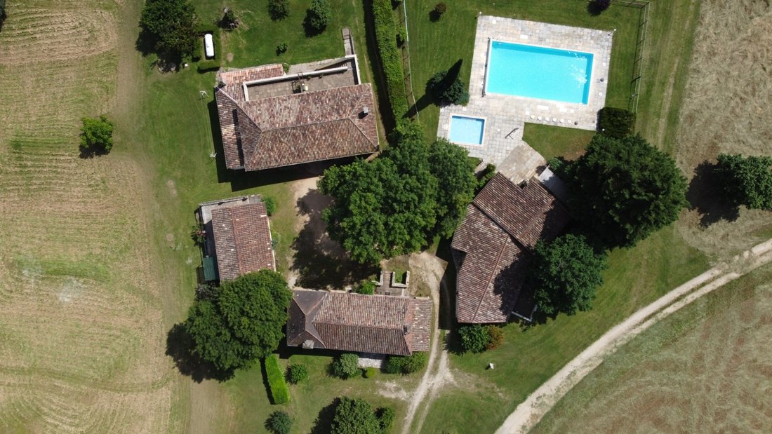 Estate in Sarlat-la-Canéda, Nouvelle-Aquitaine, France 1 - 16780448