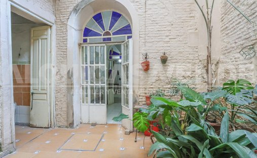 Castle for Sale in Casco Antiguo, Seville, Spain