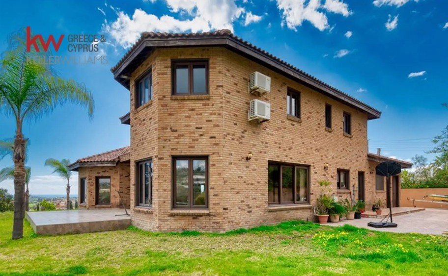 Villa in Anglisides, Larnaca, Cyprus 1 - 16782364