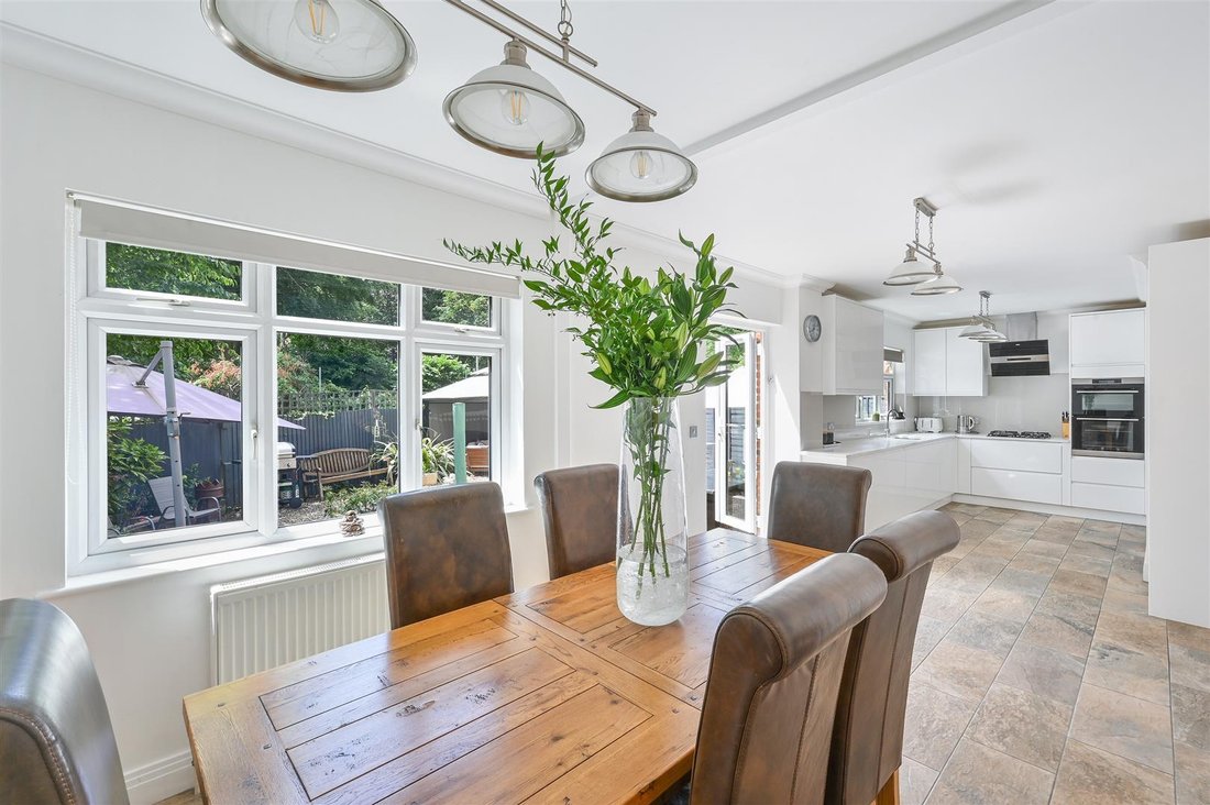 House in Nork, Reigate and Banstead, England 2 - 16780163