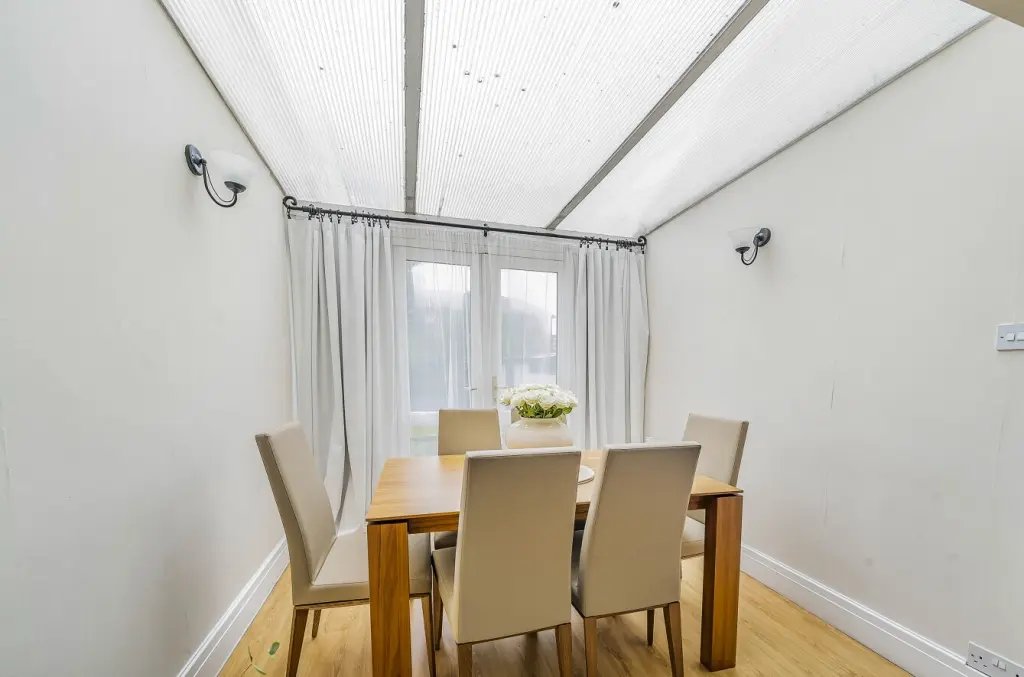 House in East Acton, Ealing, England 5 - 16777219