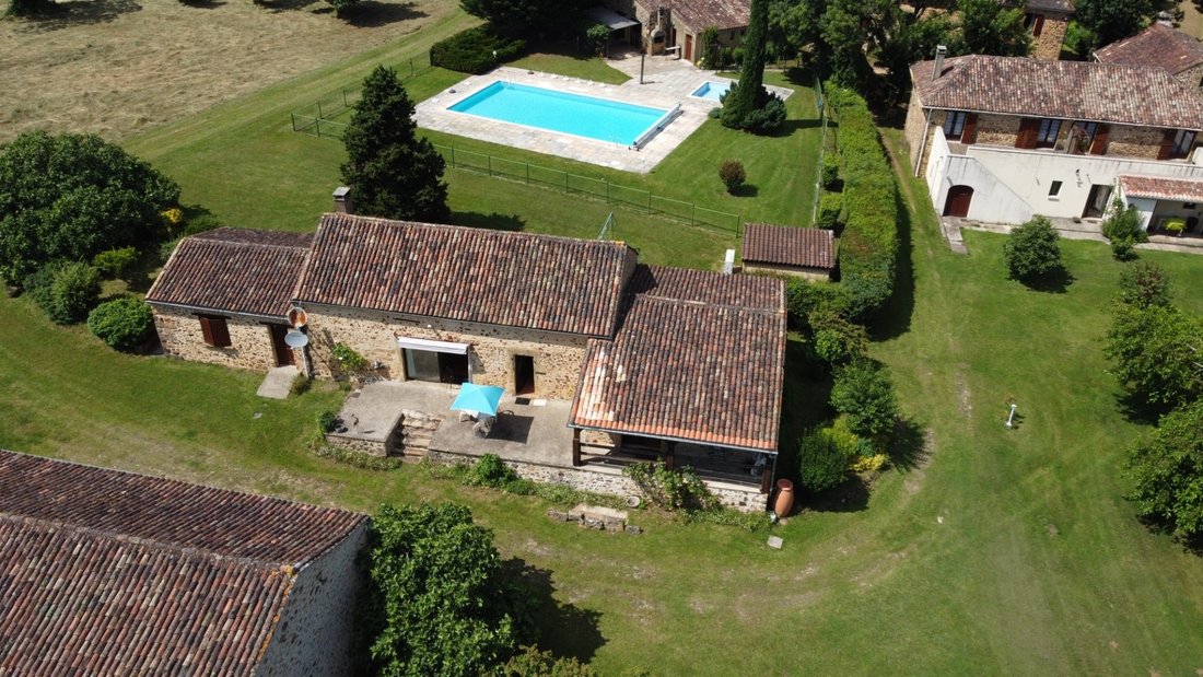 Estate in Sarlat-la-Canéda, Nouvelle-Aquitaine, France 3 - 16780448