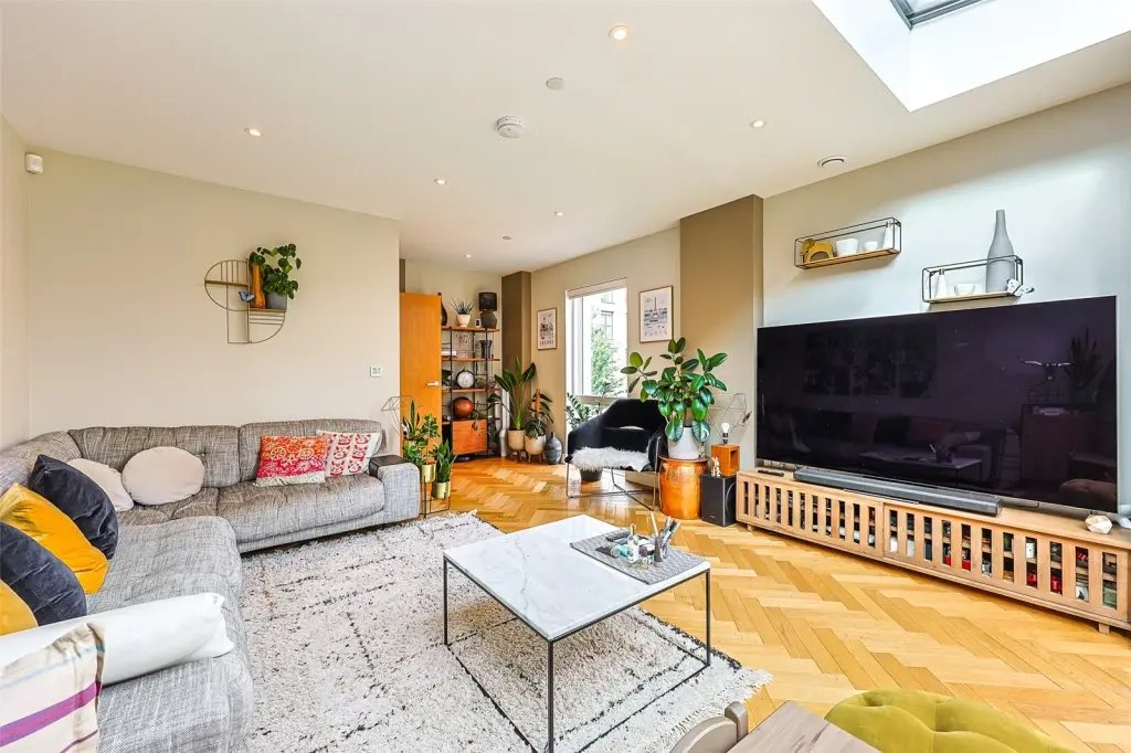 Townhouse in Colindale, Barnet, England 4 - 16777180