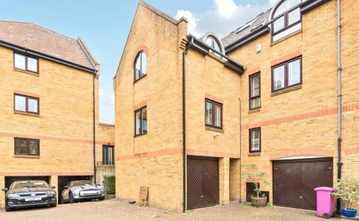 House in Tower Hamlets, England 1