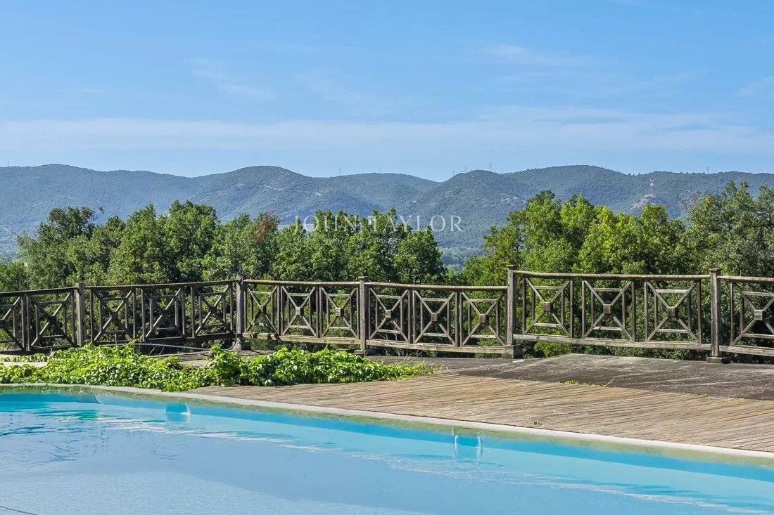 Country House in Cadenet, Provence-Alpes-Côte d'Azur, France 3 - 16779121