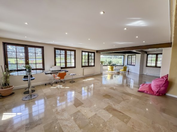 Tenuta a Salengro Jaures, Mantes-la-Ville, Francia 3 - 16778712