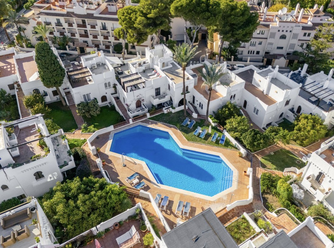 Maison de ville à Nueva Andalucia, Marbella, Espagne 2 - 16782703