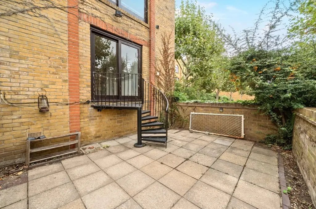 House in Tower Hamlets, England 4 - 16776872