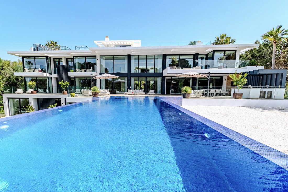 Villa in Sotogrande, San Roque, Andalusia 2 - 16779326