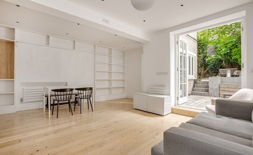Apartment in Charing Cross, Westminster, England 1