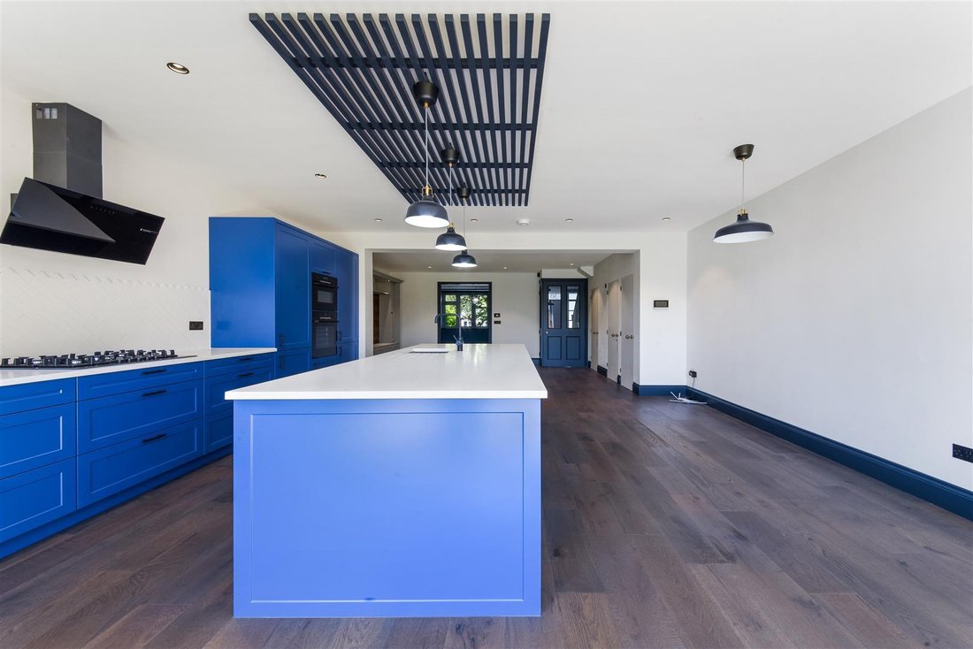 House in Banstead, Reigate and Banstead, England 5 - 16780245
