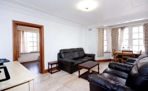 Apartment in Hyde Park, Westminster, England 1