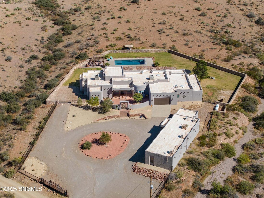 House in Las Cruces, New Mexico, United States 1 - 16779285