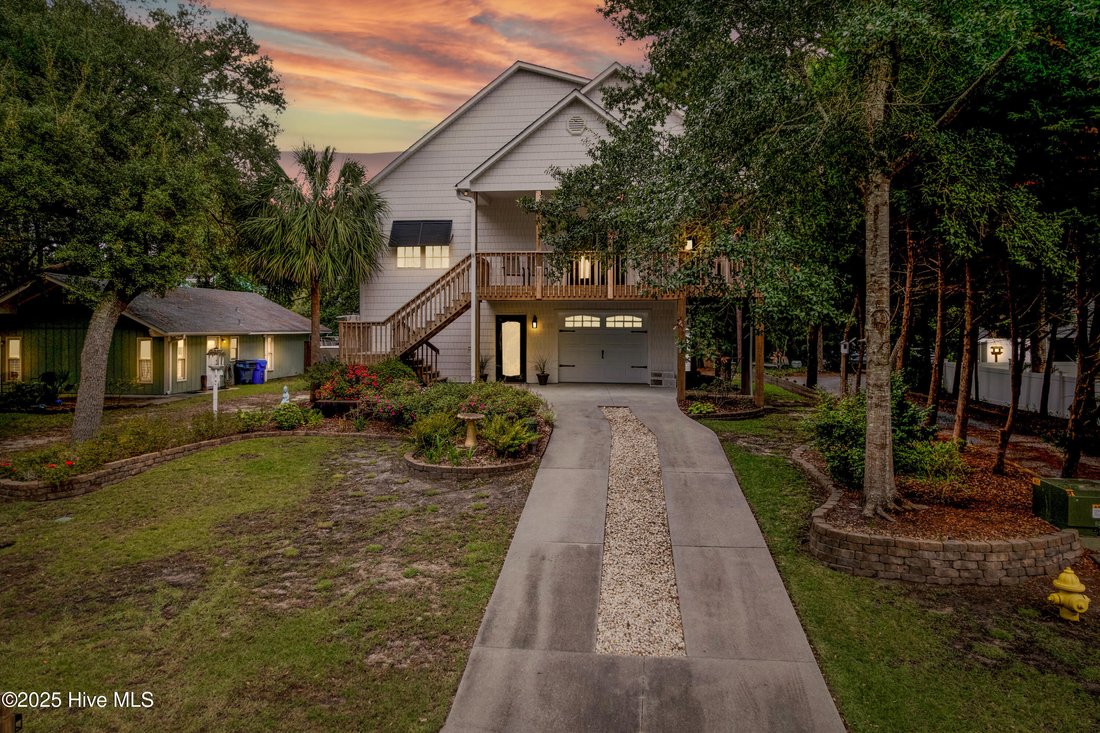 House in Oak Island, North Carolina, United States 3 - 16778012