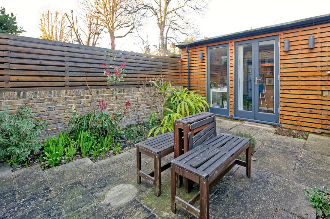 Apartment in Brondesbury, Brent, England 4 - 16780058