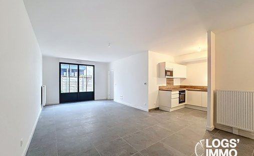 Splendid 19th Century Château, Renovated And Full Of Timeless Charm, Located Just Outside Bordeaux