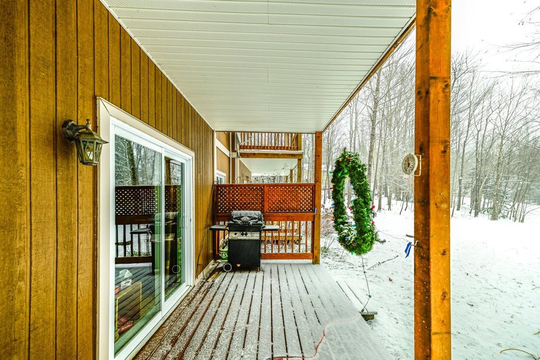 House in Sutton, Quebec, Canada 5 - 16780444