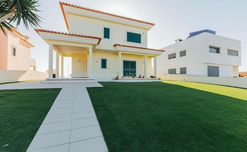 Villa in Alcochete, Setubal, Portugal 1