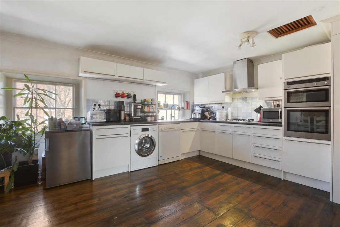Country House in Chalk Farm, Camden, England 5 - 16776893