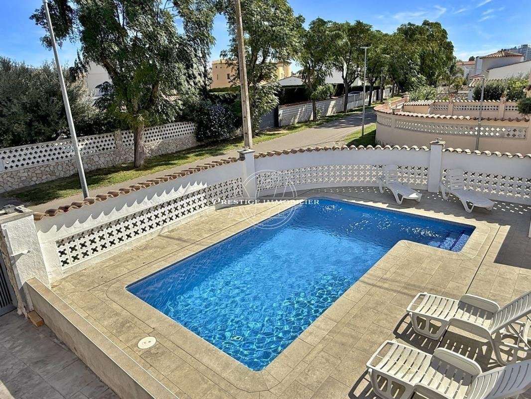 Villa in Empuriabrava, Catalonia, Spain 3 - 16555684