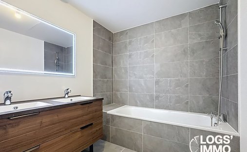 Splendid 19th Century Château, Renovated And Full Of Timeless Charm, Located Just Outside Bordeaux