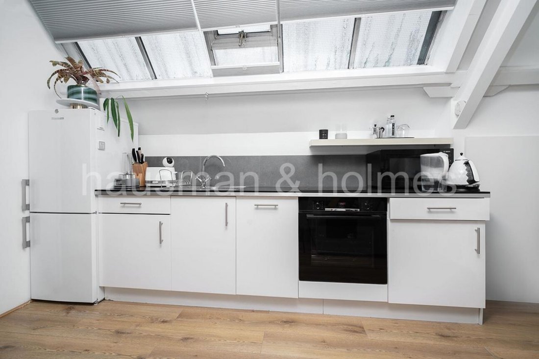 House in Golders Green, Barnet, England 4 - 16780090