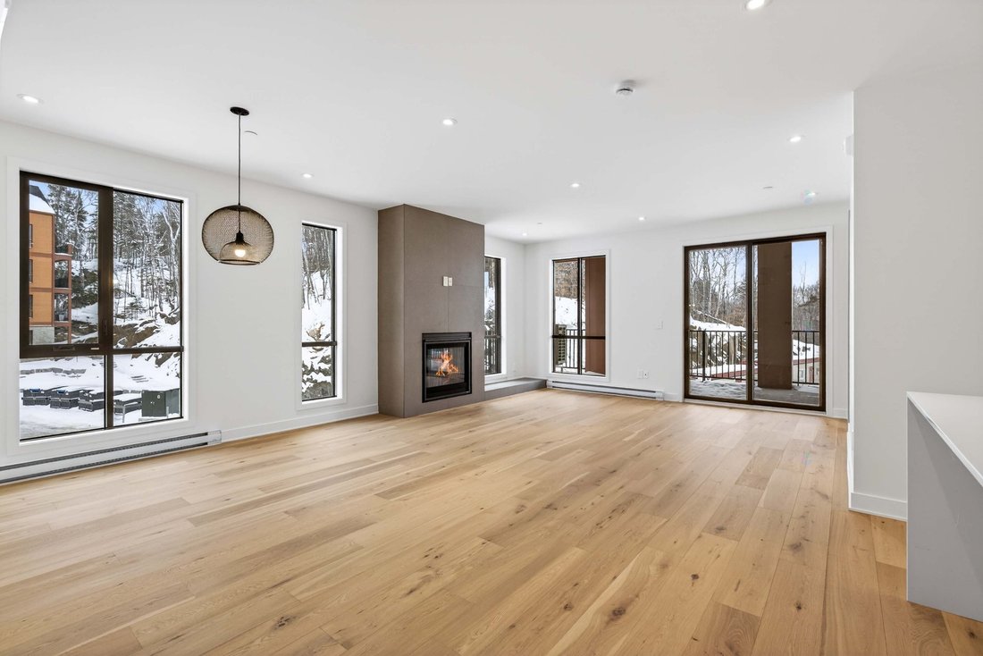 Condo in Mont-Tremblant, Quebec, Canada 5 - 16781255