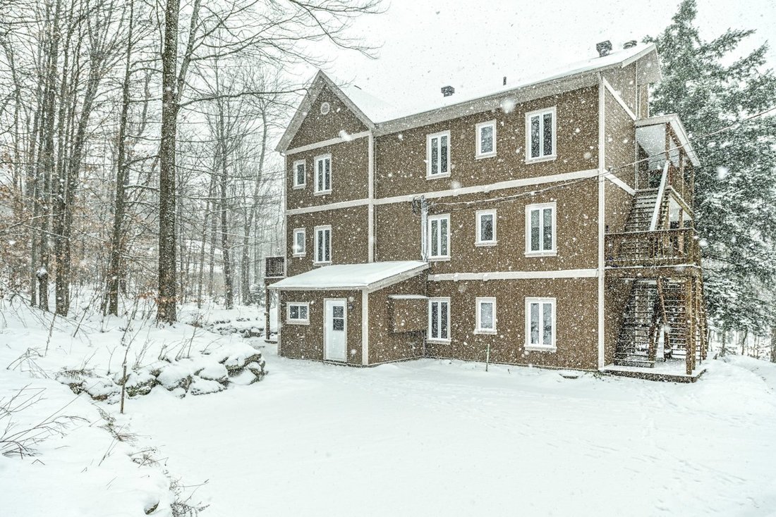 House in Sutton, Quebec, Canada 3 - 16780444