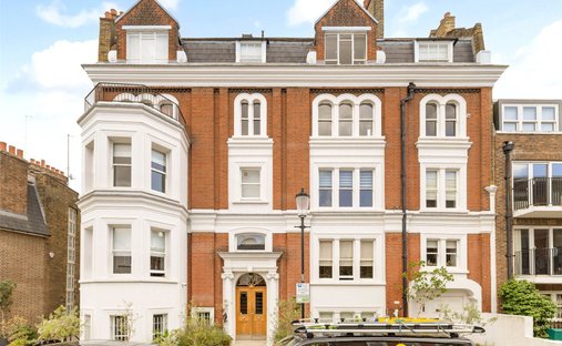 Townhouse in Charing Cross, Westminster, England 1