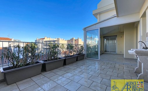 Apartment in Place de Gaulle, Antibes, France 1