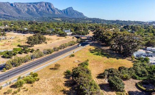 Land in City Centre, Cape Town, South Africa 1