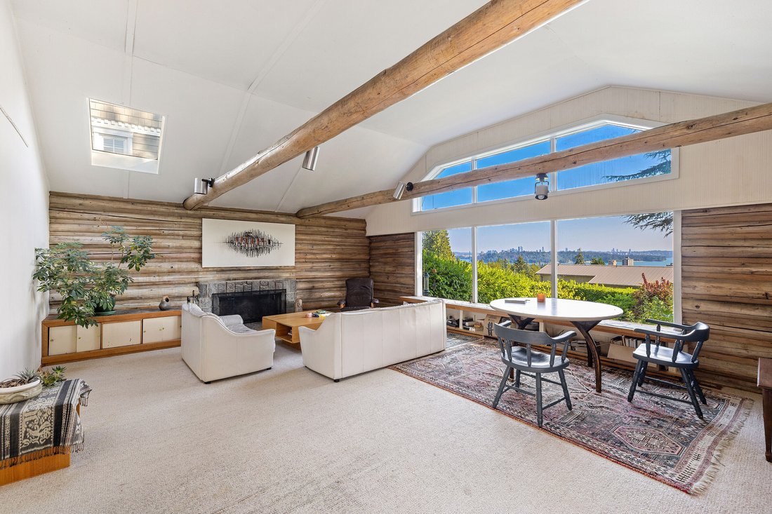 House in West Vancouver, British Columbia, Canada 2 - 16780741