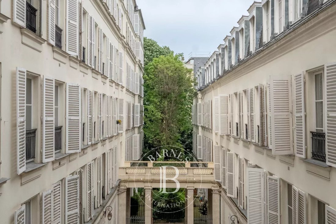 Apartment in Invalides, Paris 7e Arrondissement, Paris 2 - 16779217