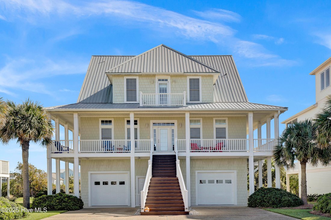 House in North Topsail Beach, North Carolina, United States 1 - 16777302