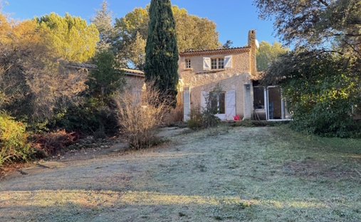 Maison à Châteauneuf, Bourgogne-Franche-Comté, France 1