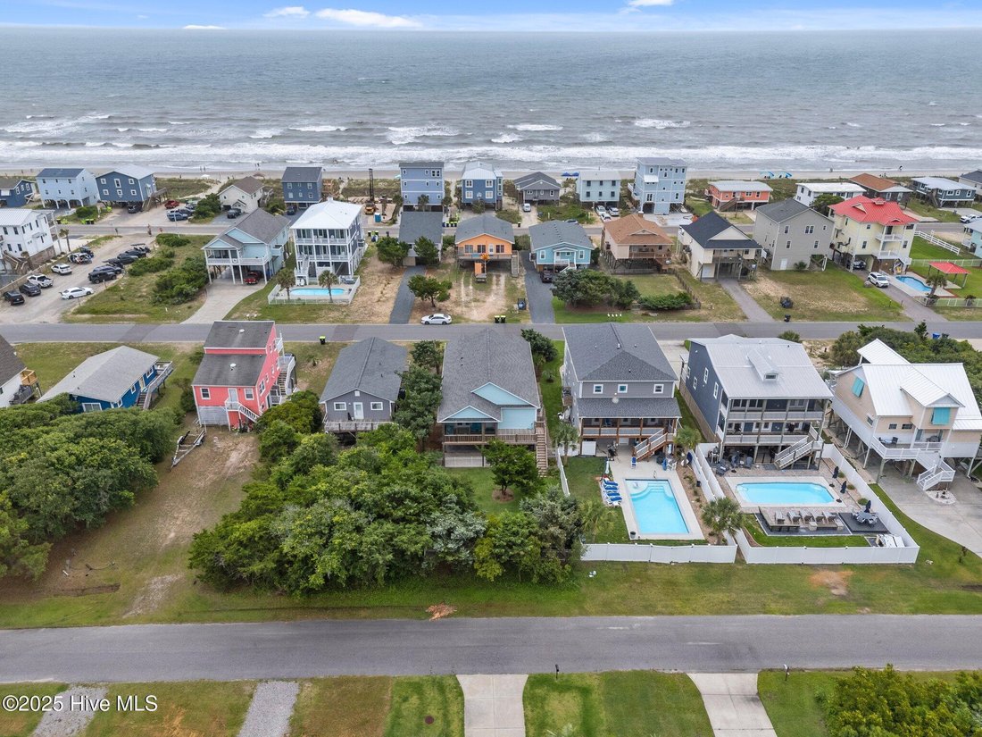 House in Oak Island, North Carolina, United States 4 - 16778319