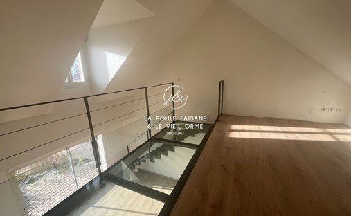 Castle for Sale in Houdan, Île-de-France, France