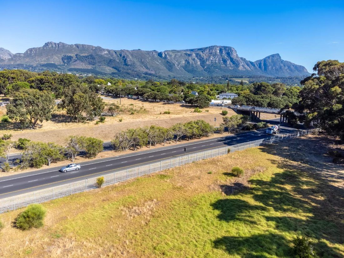 Land in City Centre, Cape Town, South Africa 2 - 16779054