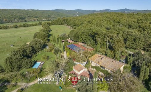Castle for Sale in Casa Vannini, Tuscany, Italy
