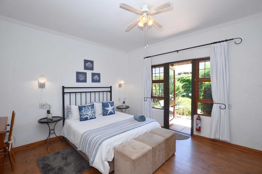 House in Fernkloof Estate, Western Cape, South Africa 4 - 16711442