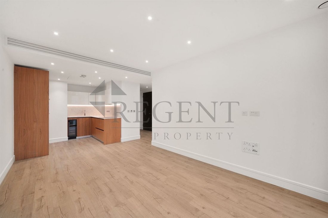 House in Tower Hill, Tower Hamlets, England 2 - 16780246