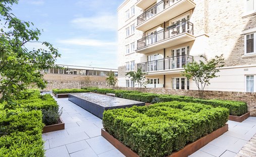 Apartment in Hurlingham, Hammersmith and Fulham, England 1