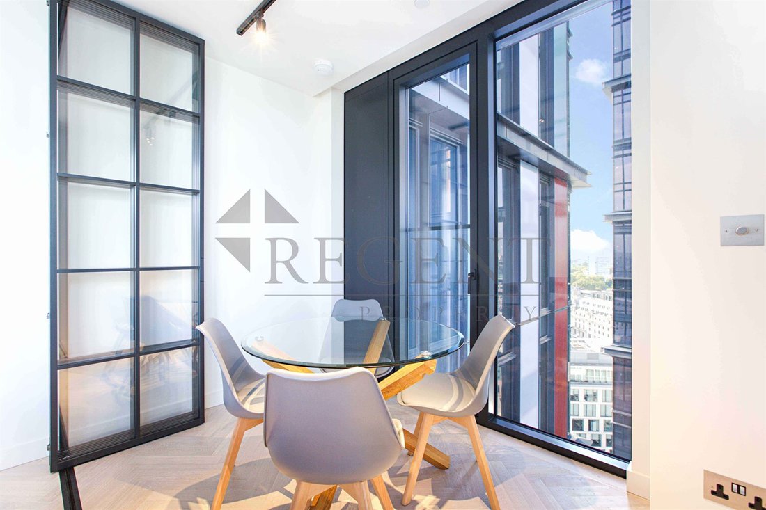 Apartment in EC2, Islington, England 3 - 16780196