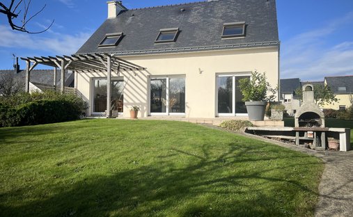 Castle for Sale in Ploërmel, Brittany, France