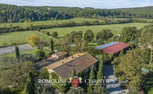 Castle for Sale in Casa Vannini, Tuscany, Italy