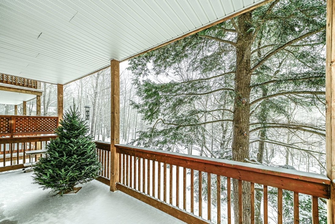 House in Sutton, Quebec, Canada 4 - 16780444