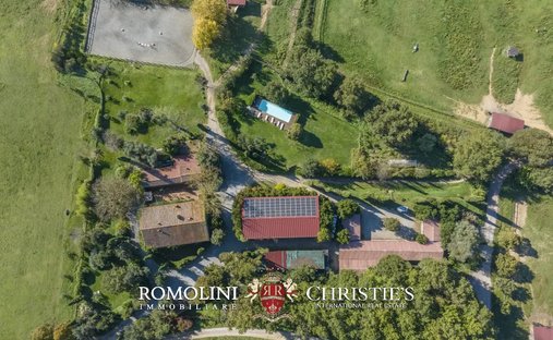 Castle for Sale in Casa Vannini, Tuscany, Italy