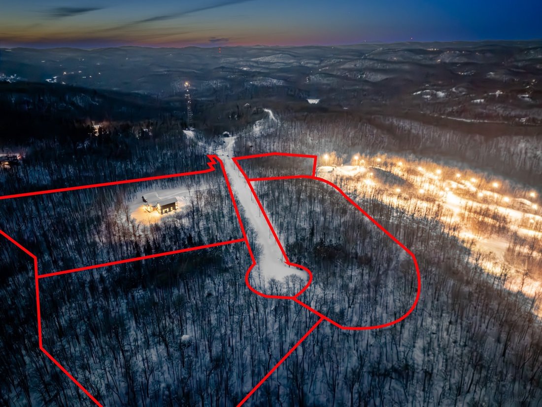 Morin-Heights, Quebec, Canada 1 - 16780589